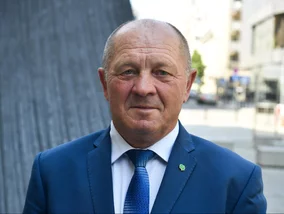 Miniatura: Sugerował zmianę premiera, zagłosował...