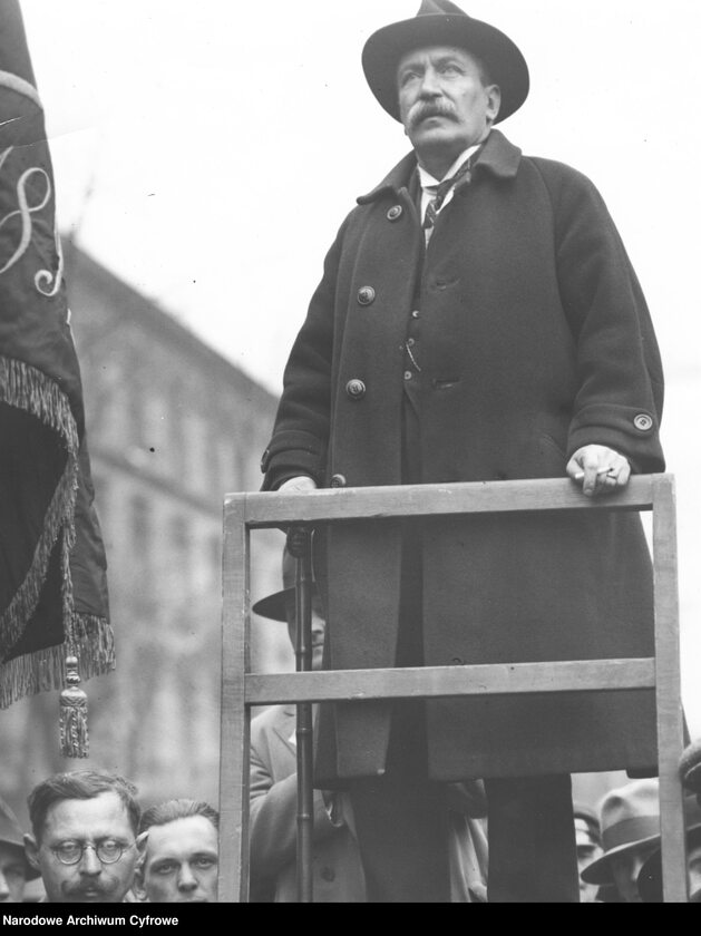 Wiec Polskiej Partii Socjalistycznej w Warszawie podczas obchodów święta 1 Maja (1 V 1931 r.). Przemówienie prezesa warszawskiej rady miejskiej Rajmunda Jaworowskiego 