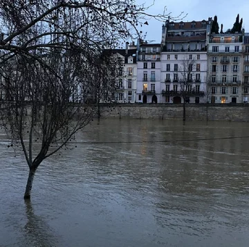 Pomarańczowy alert powodziowy ogłoszono w 23 departamentach 