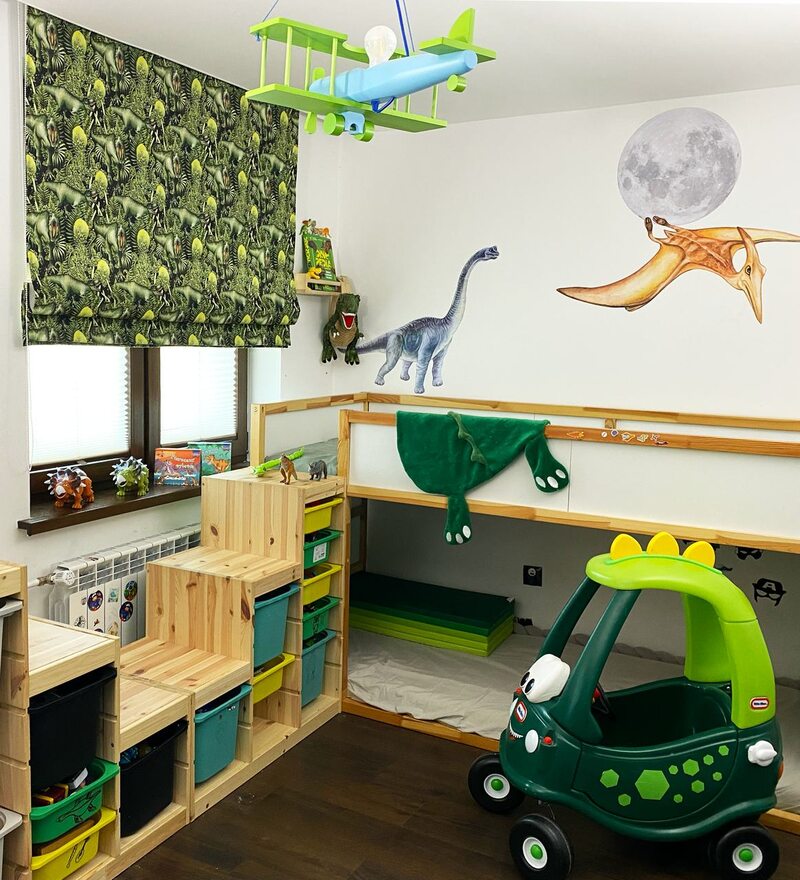 Roleta w dinozaury w pokoju dla dziecka