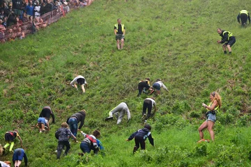 Zawody Cooper's Hill Cheese-Rolling and Wake w Gloucestershire 