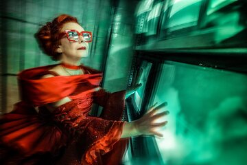 Sceniczna adaptacja kultowej powieści Huberta Selby&rsquo;ego Jr. przenosi temat uzależnień z&nbsp;narkotyk&oacute;w na&nbsp;realia cyfrowej codzienności