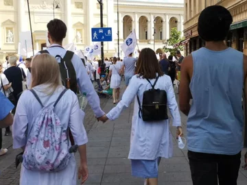 Zdjęcie z protestu lekarzy i zawodów medycznych z 1 czerwca 2019 r. 