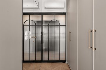 Eleganckie wnętrze zatopione w beżach, projekt: Architektownia 