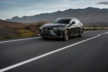 Lexus RZ 450e 