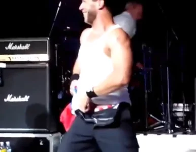 Miniatura: Zespół Bloodhound Gang obrzucony jajkami....