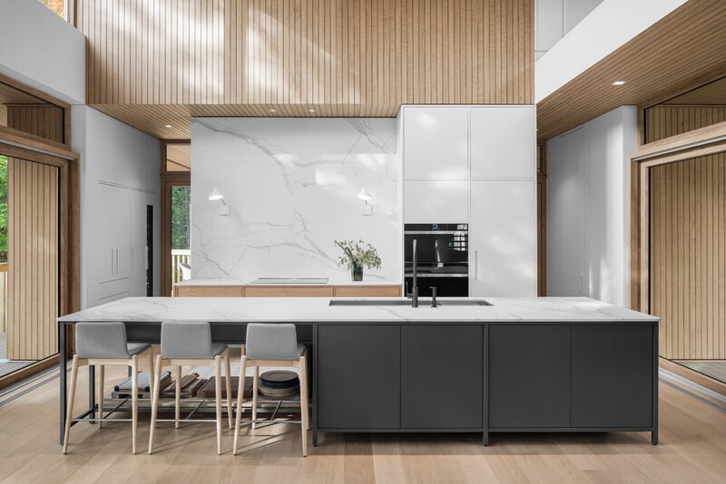 Drewniany dom w górach, projekt Thellend Fortin Architectes