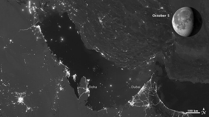 Zatoka Perska w świetle księżyca w ostatniej kwadrze 5 października(fot.NASA)