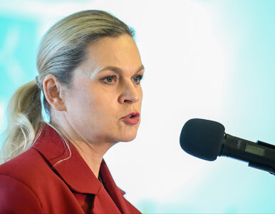 Miniatura: Ubiór w szkołach. Nowacka o „dwóch...