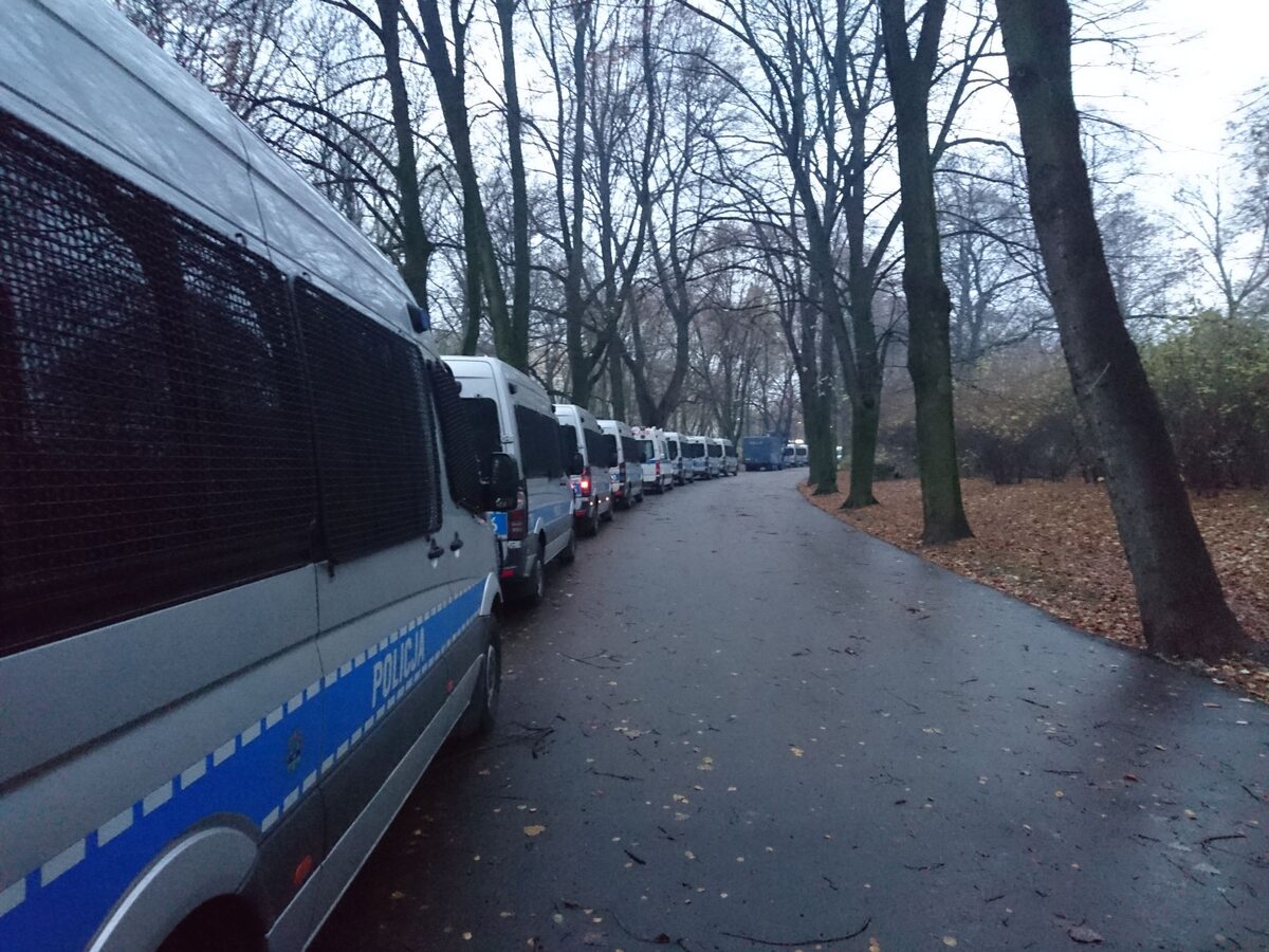 Siły policji w Parku Skaryszewskim (fot.Wprost)