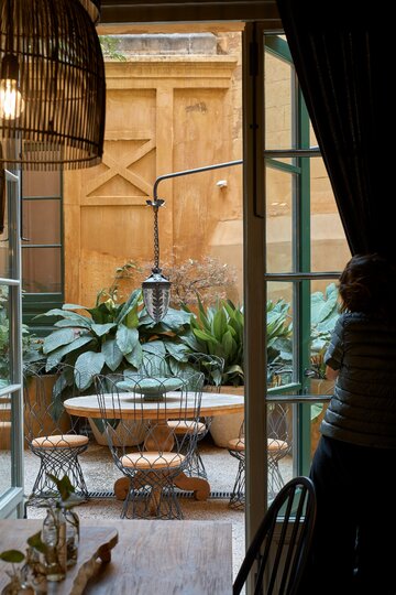 Stuletni dom w Hiszpanii, projekt wnętrz Marta Castellano-Mas 