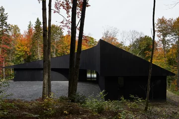 Leśny azyl miłośników sztuki, projekt Studio Jean Verville architectes v2com, 1010-16, Studio Jean Verville
