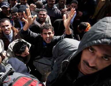Miniatura: Tunezja: fala uchodźców z Libii zmniejsza się
