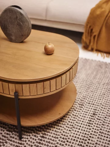 Kolecja A view of Hedonism Kave Home zaprezentowana w domu barcelońskiego fotografa i restauratora Leopoldo Pomésa 