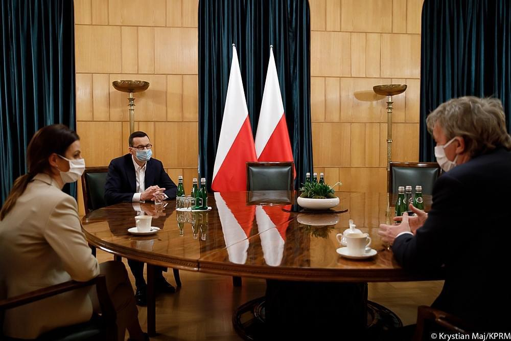 Premier Mateusz Morawiecki, Minister Sportu Danuta Dmowska-Andrzejuk i Zbigniew Boniek 