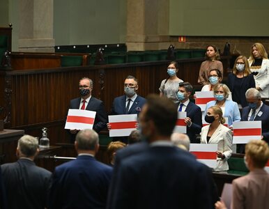 Miniatura: Sejm RP przyjął uchwałę potępiającą...