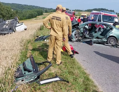 Miniatura: Zderzenie dwóch BMW na Podkarpaciu. Zginął...