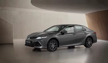 Nowa Toyota Camry Hybrid 