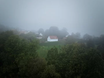 Mały dom w starym sadzie, projekt Jan Žaloudek 