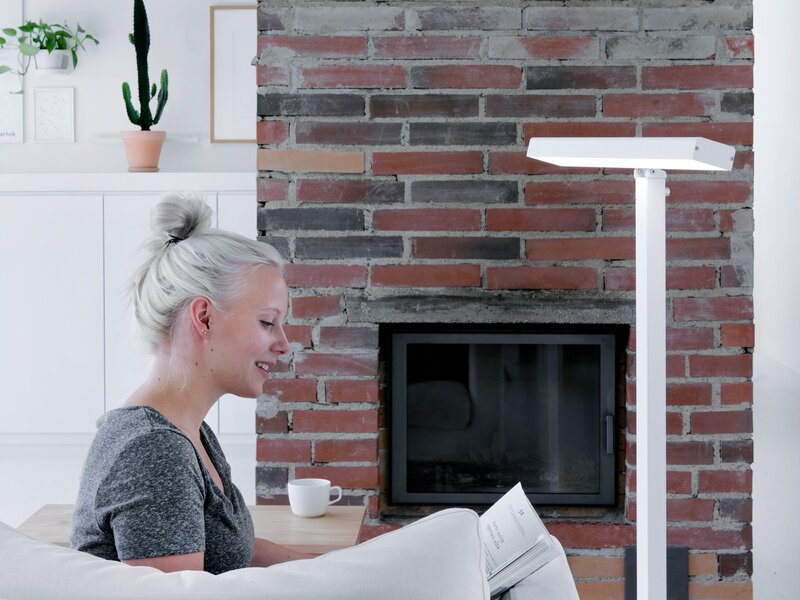 Innolux Valovoima LED &ndash; designerska lampa podłogowa do&nbsp;fototerapii