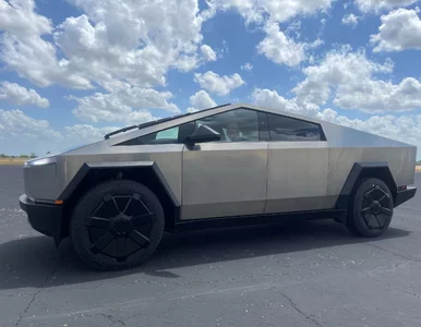 Miniatura: Tesla o krok od Cybertrucka. Elon Musk...
