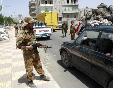 Miniatura: Jemen walczy z Al-Kaidą. Giną żołnierze