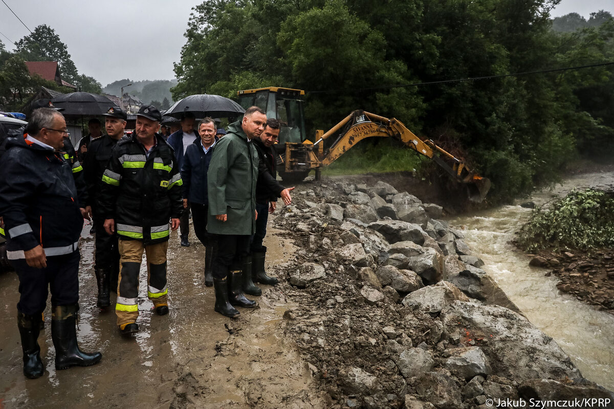 Prezydent na terenach dotkniętych ulewami 