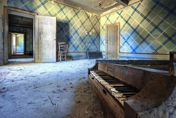 Wnętrze porzuconego budynku 