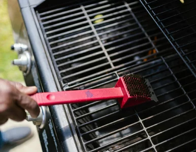 Miniatura: Ta mikstura rozpuszcza tłuszcz z grilla w...