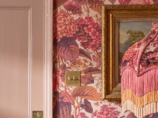 Antique Rose jest miękki, choć nie&nbsp;słodki. Elegancki, choć nie&nbsp;ostentacyjny