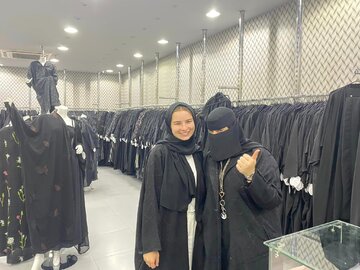 W&nbsp;sklepie z&nbsp;arabskimi strojami