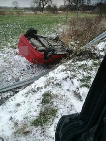 Wypadki i kolizje po opadach śniegu 