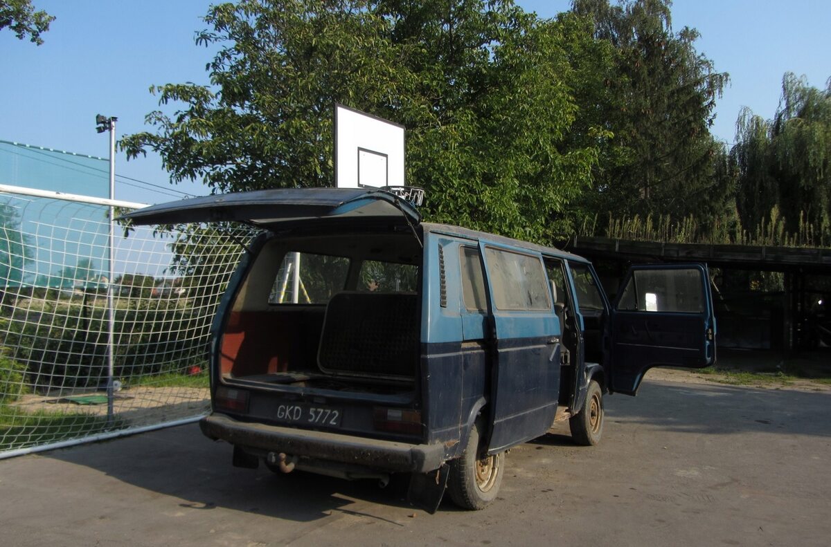 Volkswagen Caravelle z 1983 roku 