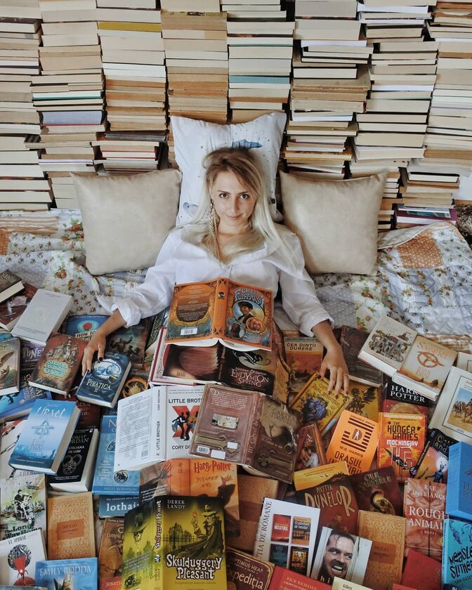 Bookstagramerka Elizabeth Sagan i jej książki 