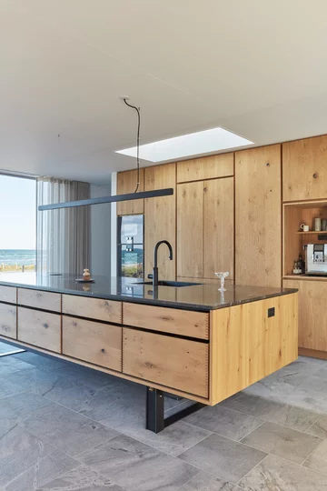 Naturalne drewno w kuchni 