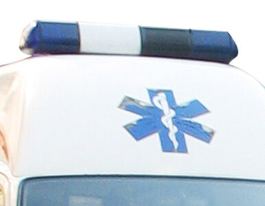 Miniatura: Wypadek ambulansu we Wrocławiu. Dwie osoby...