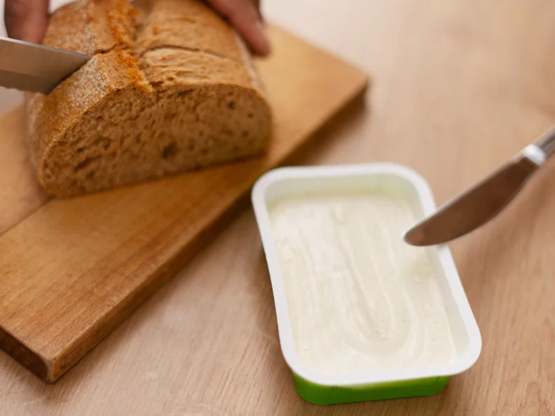 Miniatura: Lepiej jeść masło czy margarynę? Dietetycy...