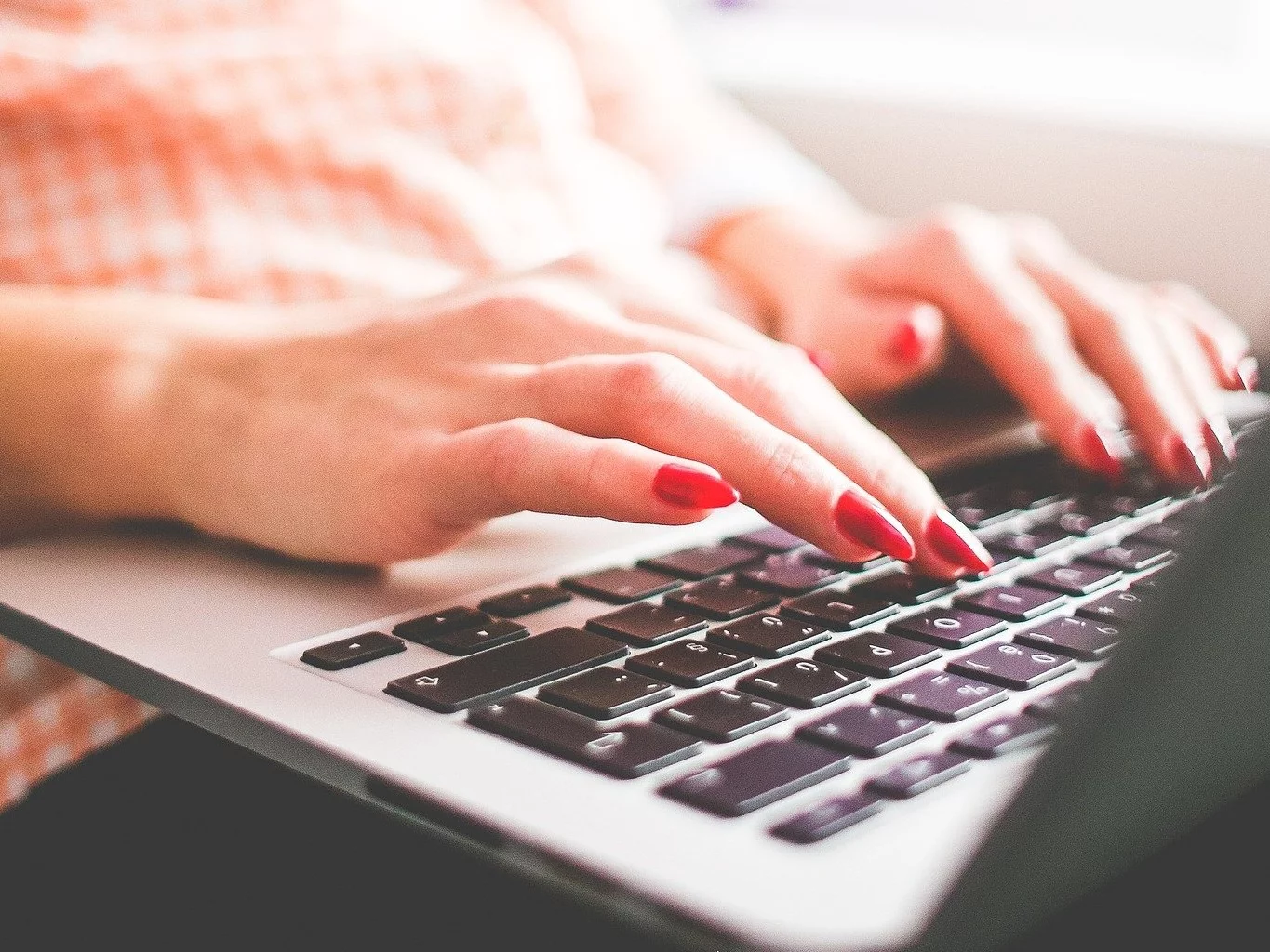 QUIZ z ortografii. Polegniesz na piątym pytaniu