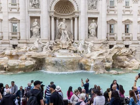 Miniatura: Tutaj warto polecieć w majówkę. Ekspresowa...