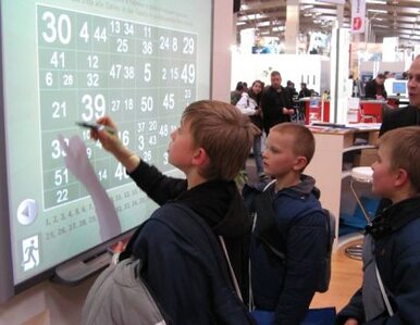 Miniatura: Multimedialne tablice dla szkół za 29 mln zł