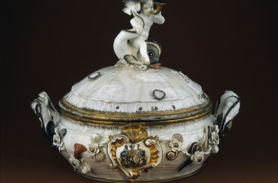 Johann Joachim Kändler, Porcelanowa waza z Serwisu łabędziego, 1737&#8211;1741, MNW