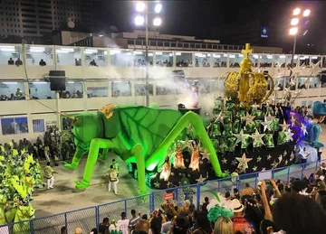 Parada podczas karnawału w Rio 