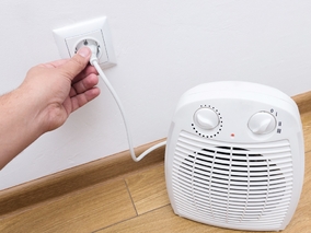 Polacy nadal masowo dogrzewają domy „farelkami”. To może słono kosztować