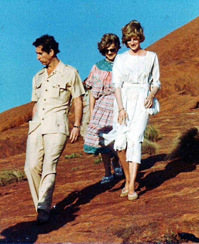 Karol i Diana na Uluru 