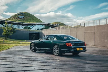 Bentley Flying Spur Hybrid 