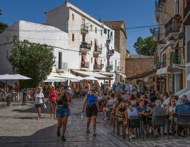 Miniatura: Na wakacyjnej wyspie brakuje ratowników....