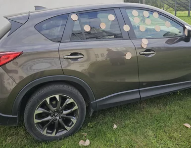 Miniatura: Obrzucili samochód księdza mielonką. „Nie...