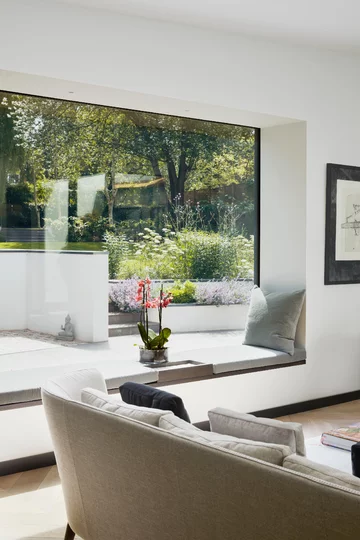 Minimalistyczne wnętrza z retro akcentami, projekt XUL Architecture downloadfor.press. xul