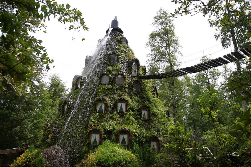 Hotel "Montana magica lodge", Chile  (fot. http://www.boredpanda.com)