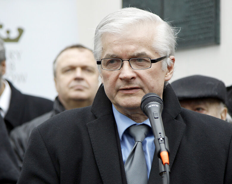 Cimoszewicz nazywa Kaczyńskiego złodziejem i alarmuje: Komplet władzy...